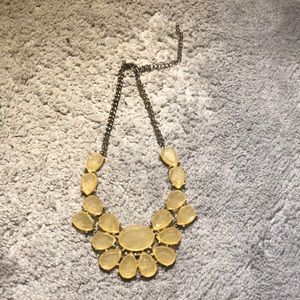 STATEMENT NECKLACE